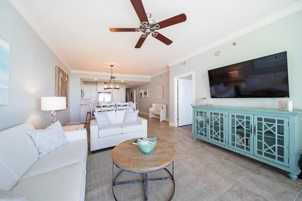 Azure 106 - Ground Floor Luxury Oceanfront Condo Apartment in Okaloosa Island