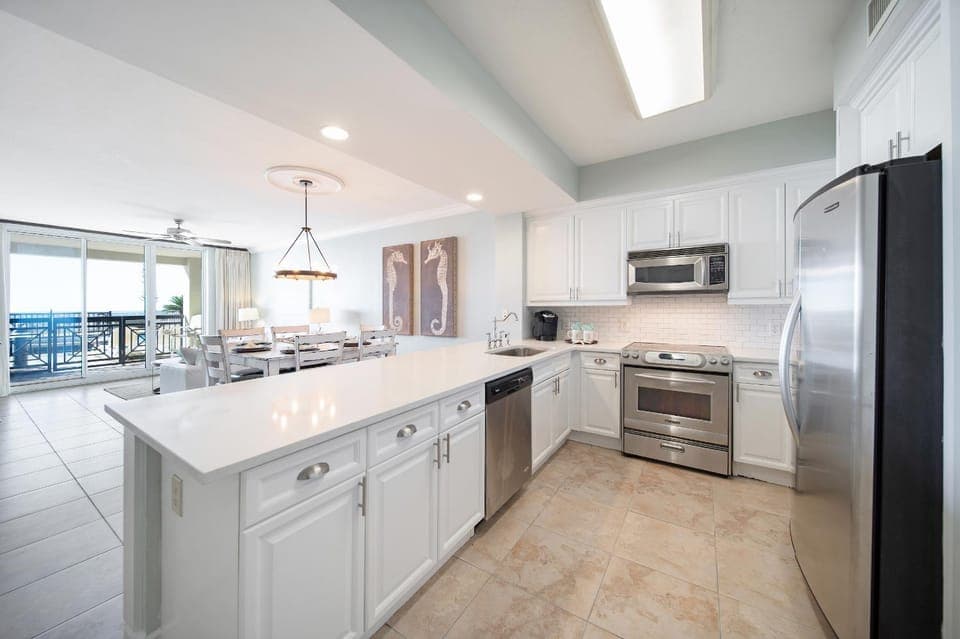 Azure 106 - Ground Floor Luxury Oceanfront Condo Apartment in Okaloosa Island
