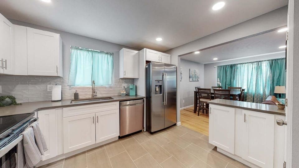 Coffee/tea facilities, Kitchen or kitchenette, dishwasher