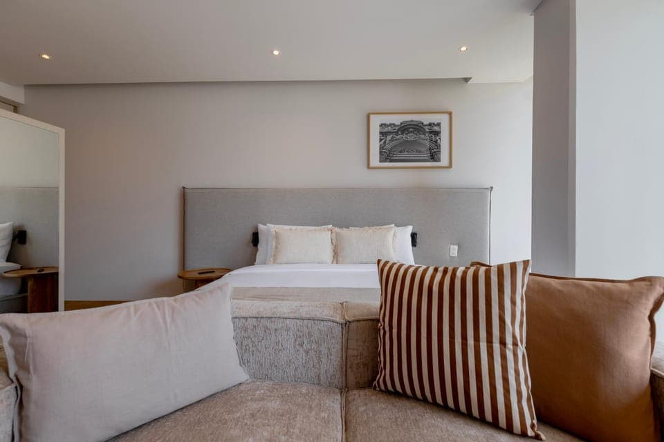 Bed, Seating area, Bedroom