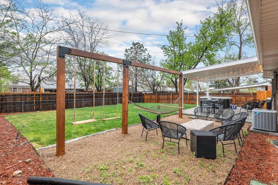 Mile Hi Basecamp Hot tub and Game Room House in Thornton
