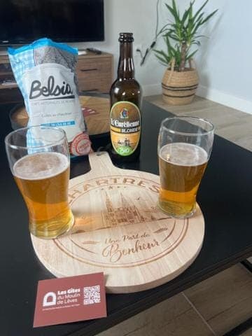 Lounge or bar, Food and drinks