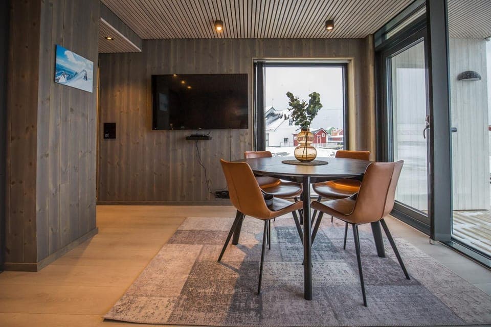 Opplev nordlyset og bo ved sjøkanten! Apartment in Lofoten