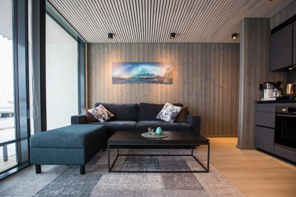 Opplev nordlyset og bo ved sjøkanten! Apartment in Lofoten