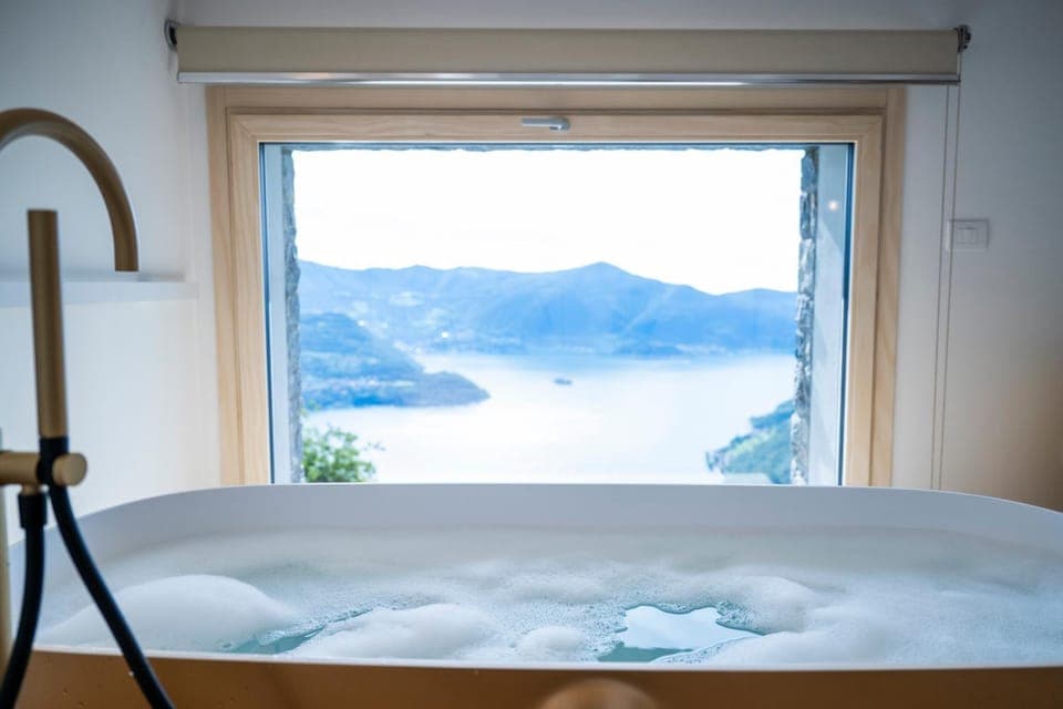 Lake view, Bath