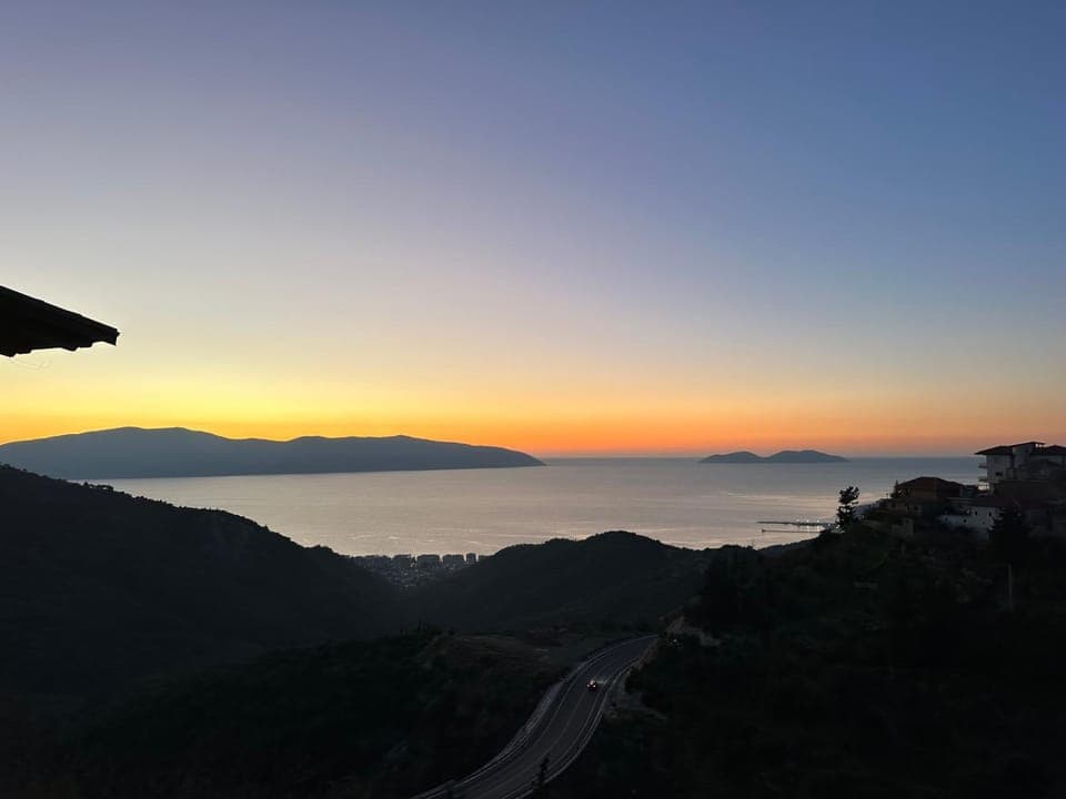 Natural landscape, Lake view, Mountain view, Sea view, Sunrise, Sunset