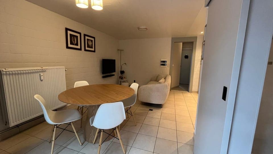 Living room, Photo of the whole room, Dining area