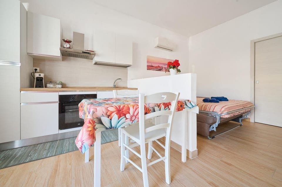 Property building, Kitchen or kitchenette, Living room