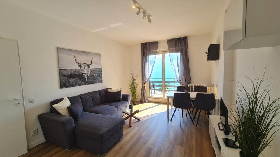 Communal lounge/ TV room, Living room