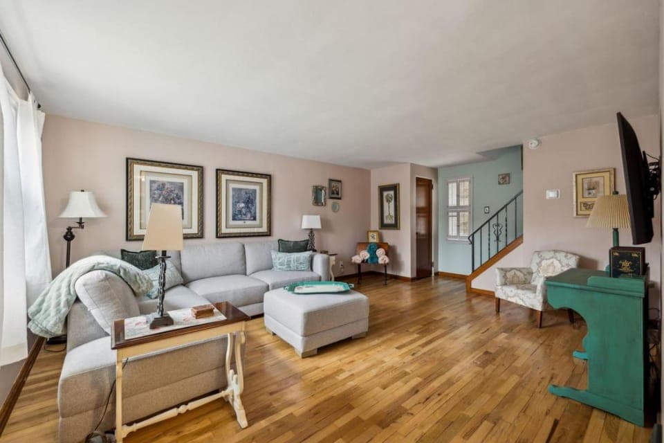 Living room, Seating area