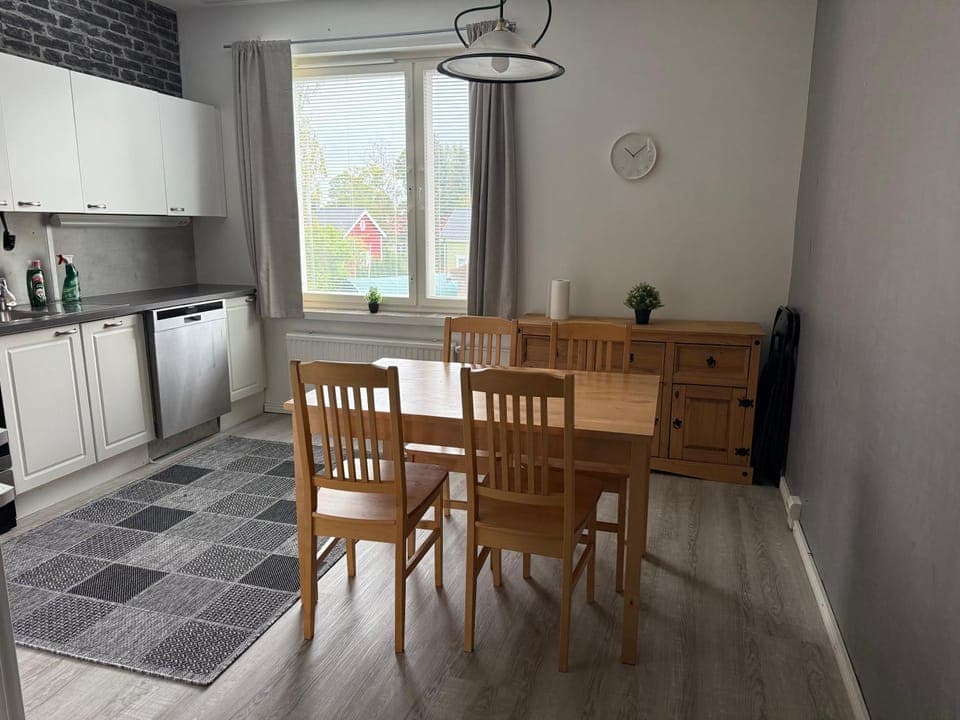 Kitchen or kitchenette, Dining area, dishwasher, oven, pet friendly, stove