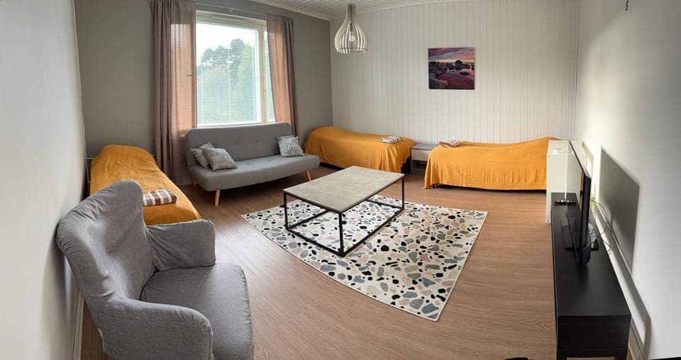 Bed, TV and multimedia, Living room, Seating area