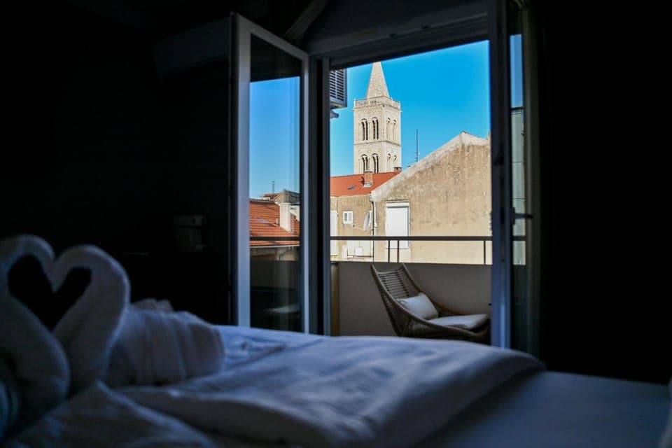 Bed, View (from property/room), Photo of the whole room, Bedroom