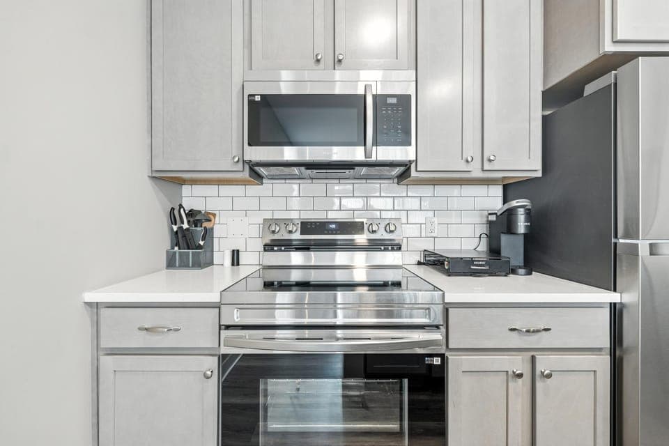 Kitchen or kitchenette, oven, stove
