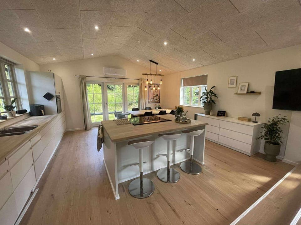 TV and multimedia, Kitchen or kitchenette, Dining area