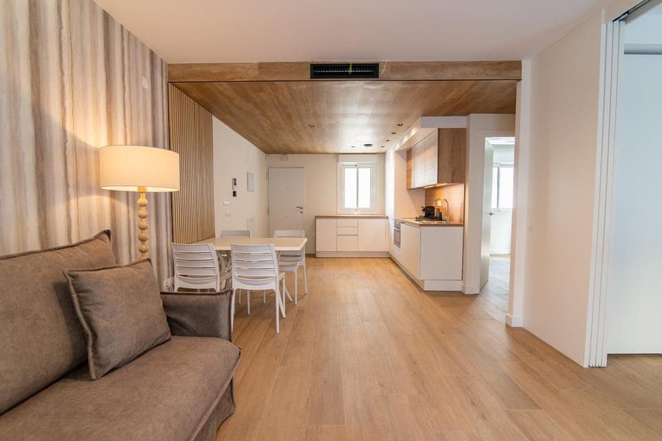 Living room, Dining area, air conditioner