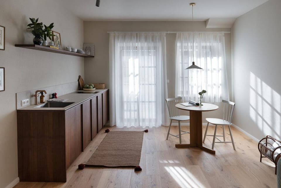 Dining area, kitchen