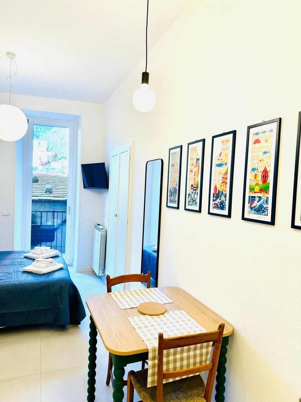 TV and multimedia, Photo of the whole room, Dining area