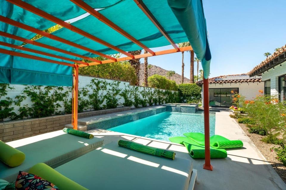 Swimming pool, Swimming pool