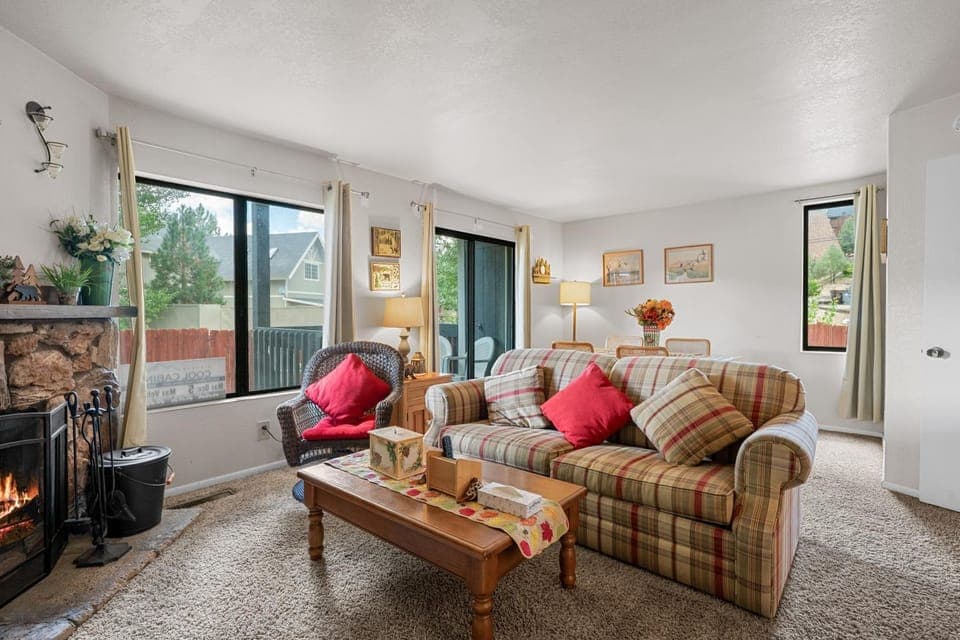 Living room, Seating area, Dining area