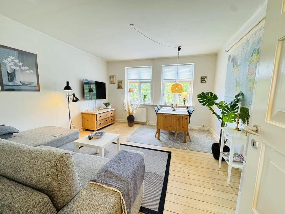 Communal lounge/ TV room, Living room