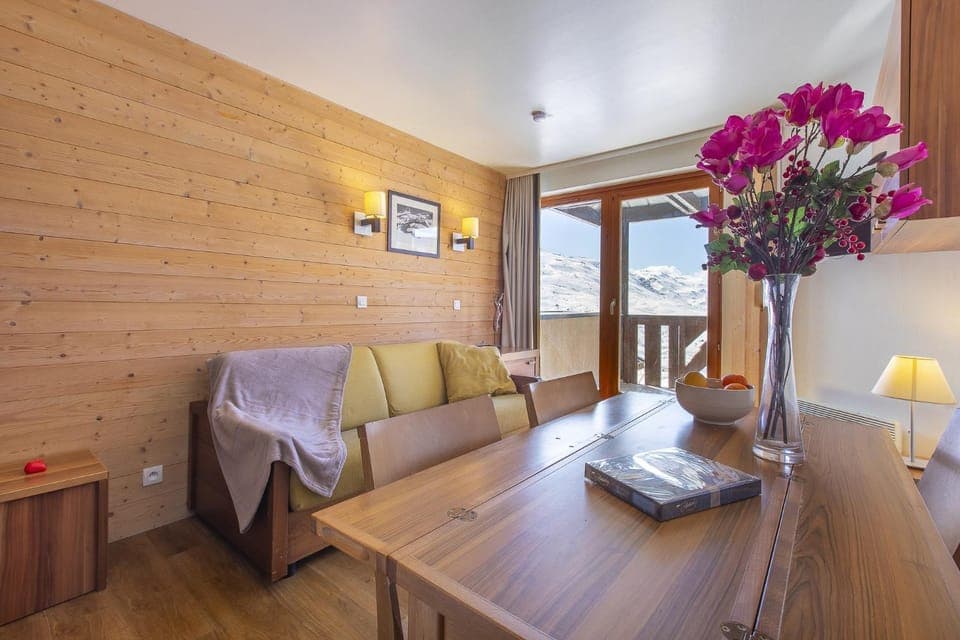 Living room, Photo of the whole room, Seating area, Dining area