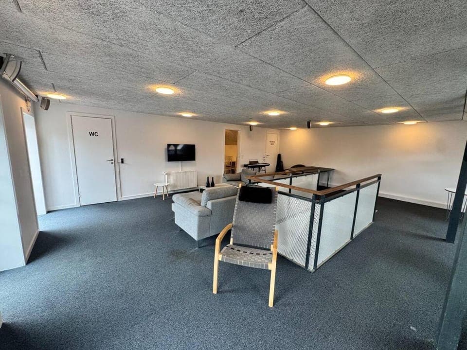 Communal lounge/ TV room