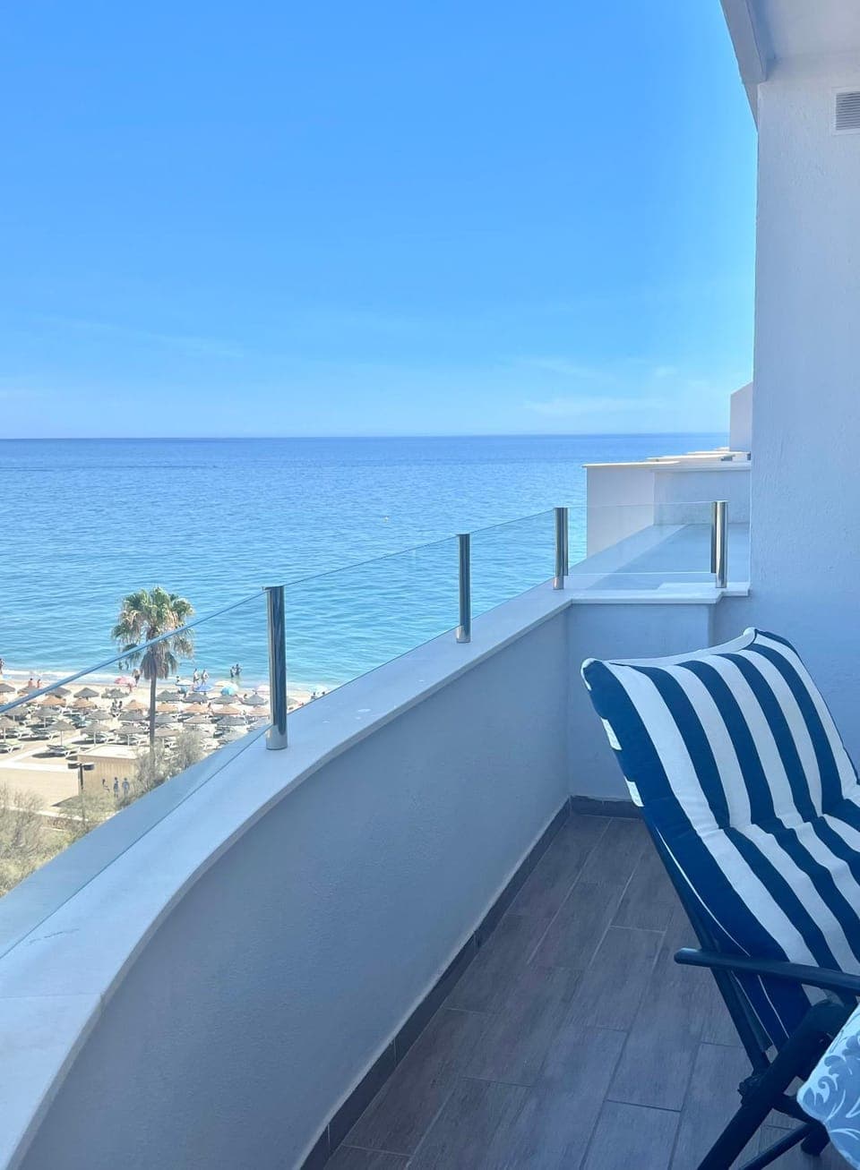 View (from property/room), Balcony/Terrace, Beach, Sea view, sunbed