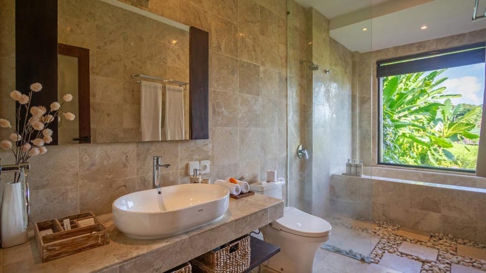 Shower, Toilet, Bathroom, Bath, towels