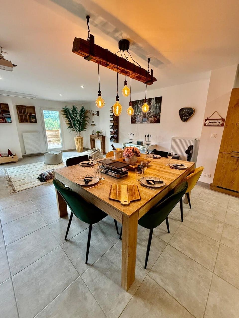 Living room, Seating area, Dining area