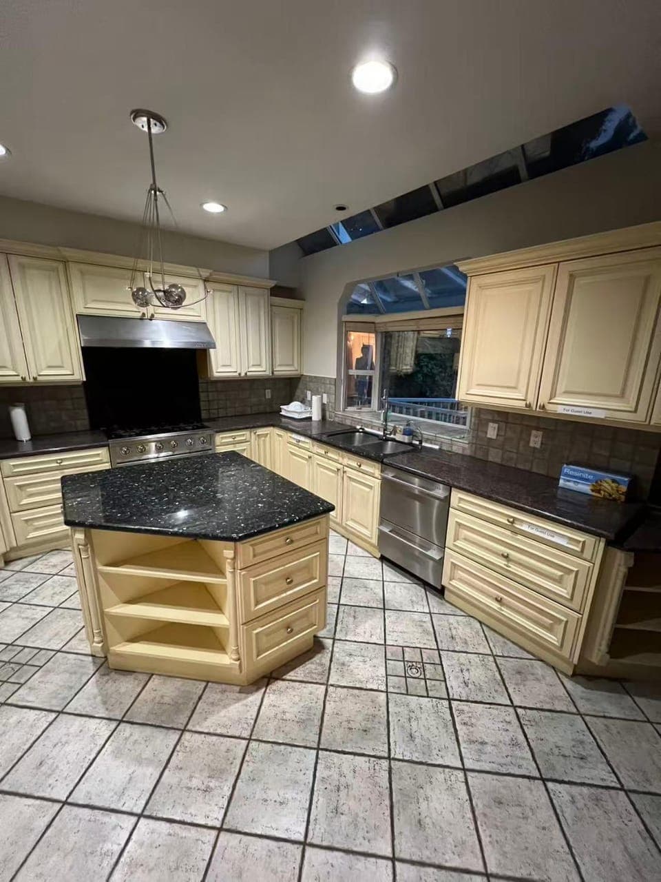 Kitchen or kitchenette, Communal kitchen