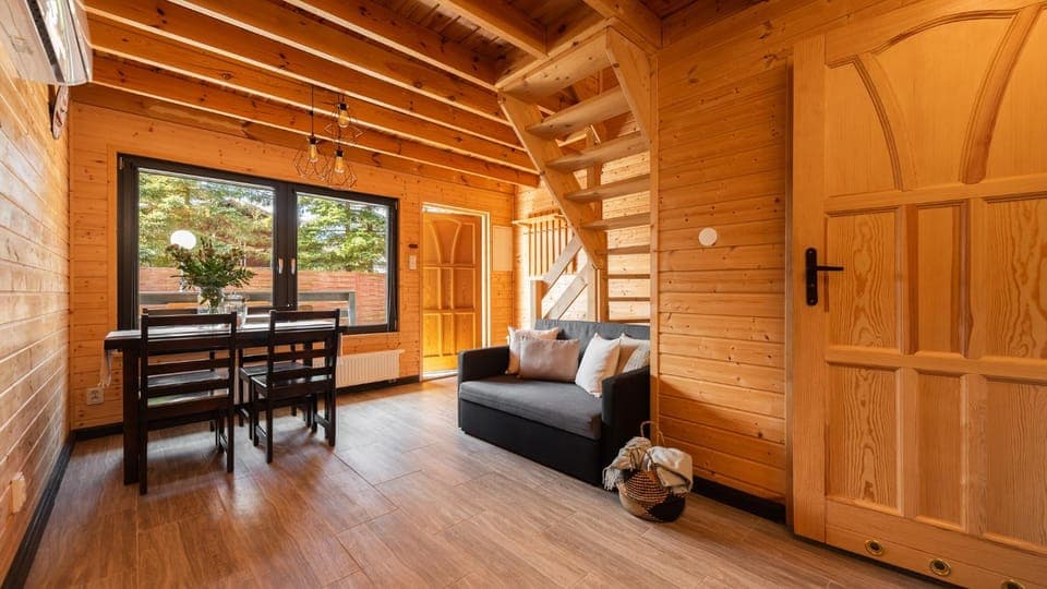 Bed, Living room, Photo of the whole room, Seating area, Dining area