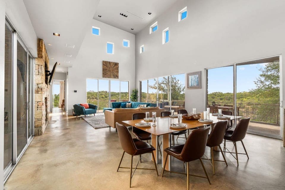 TV and multimedia, Living room, Dining area