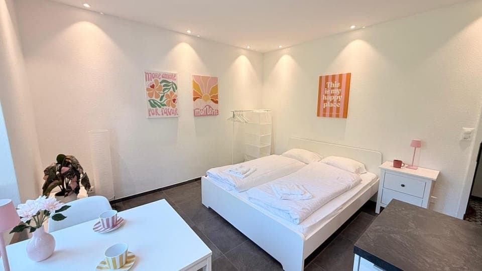 Bed, Photo of the whole room, Bedroom