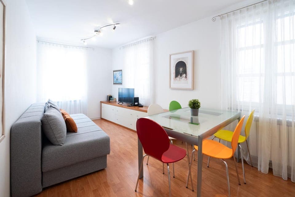 Communal lounge/ TV room