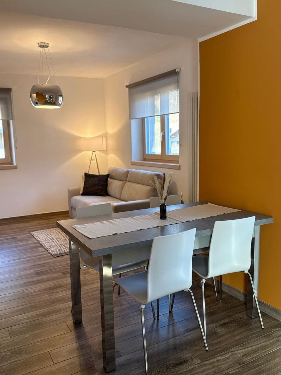 Living room, Seating area, Dining area