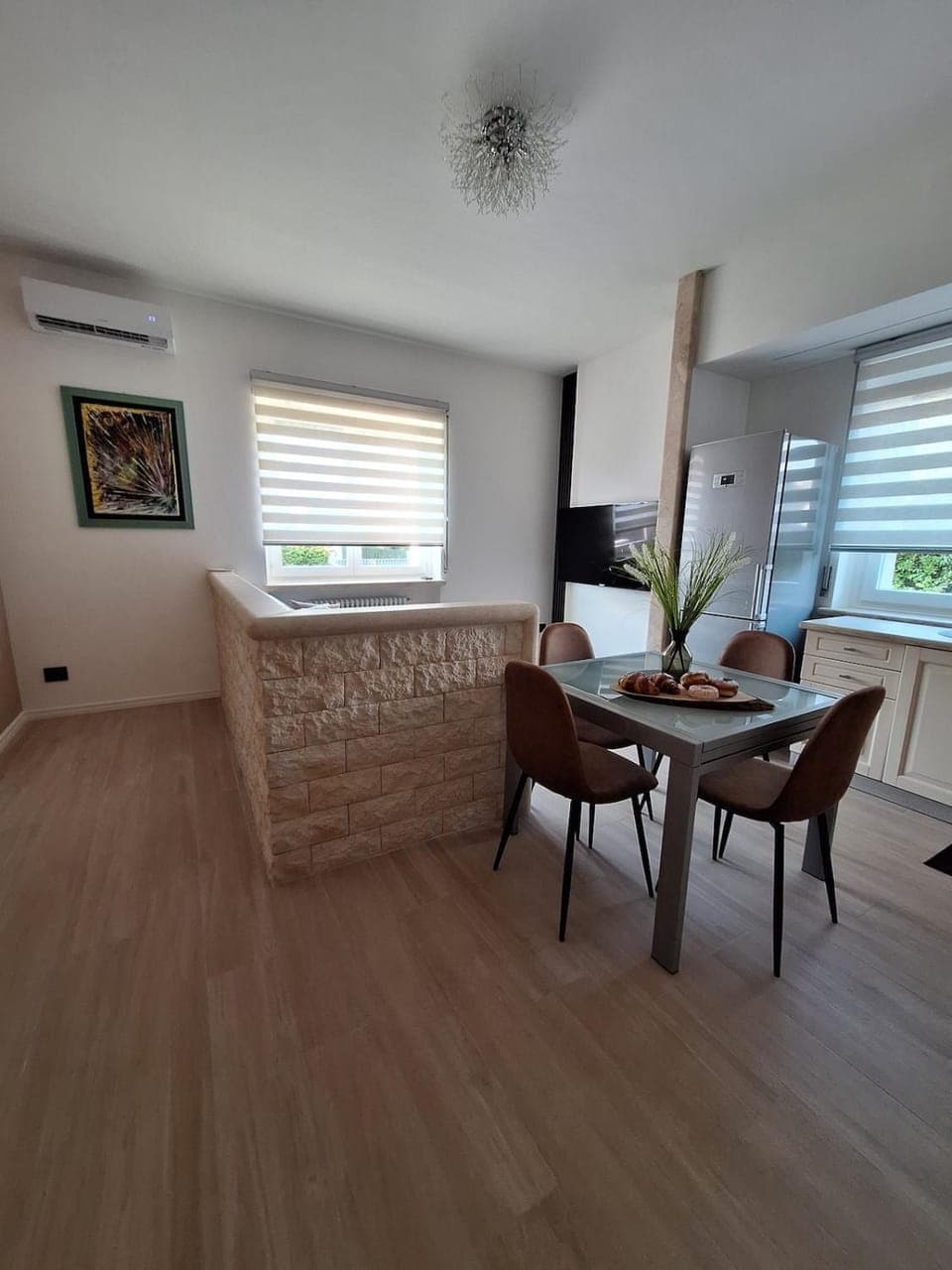 Living room, Seating area, Dining area, air conditioner