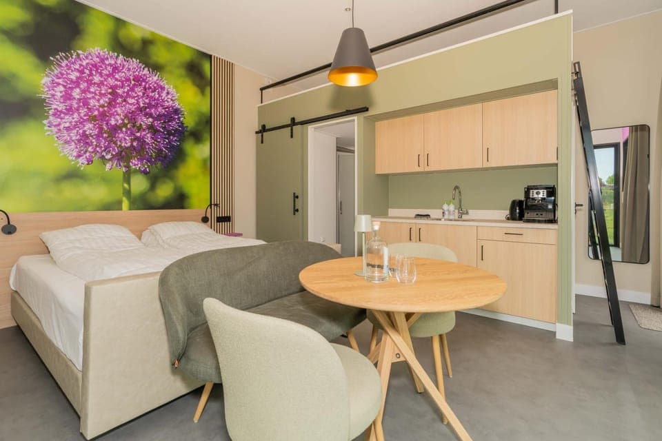 Bed, Photo of the whole room