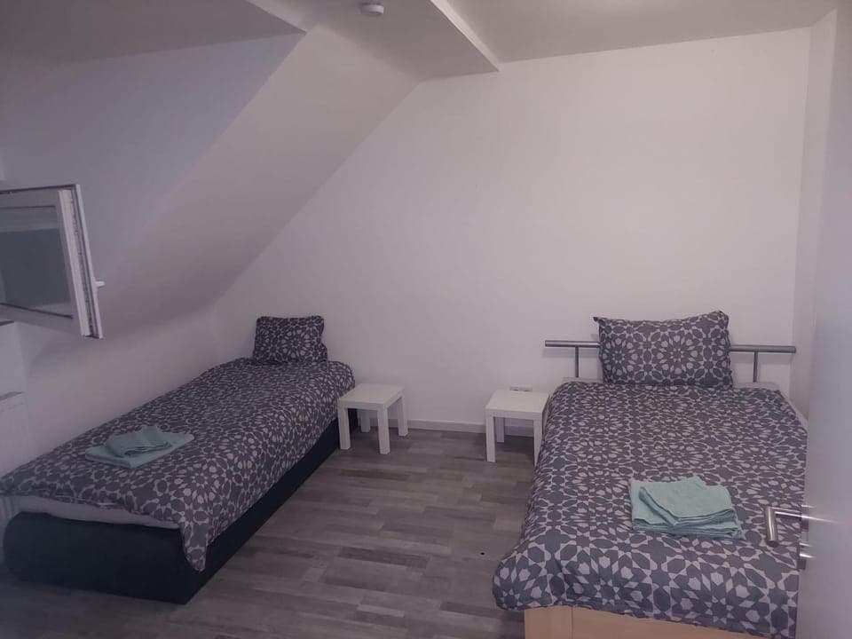 Bed, Photo of the whole room, Bedroom, towels