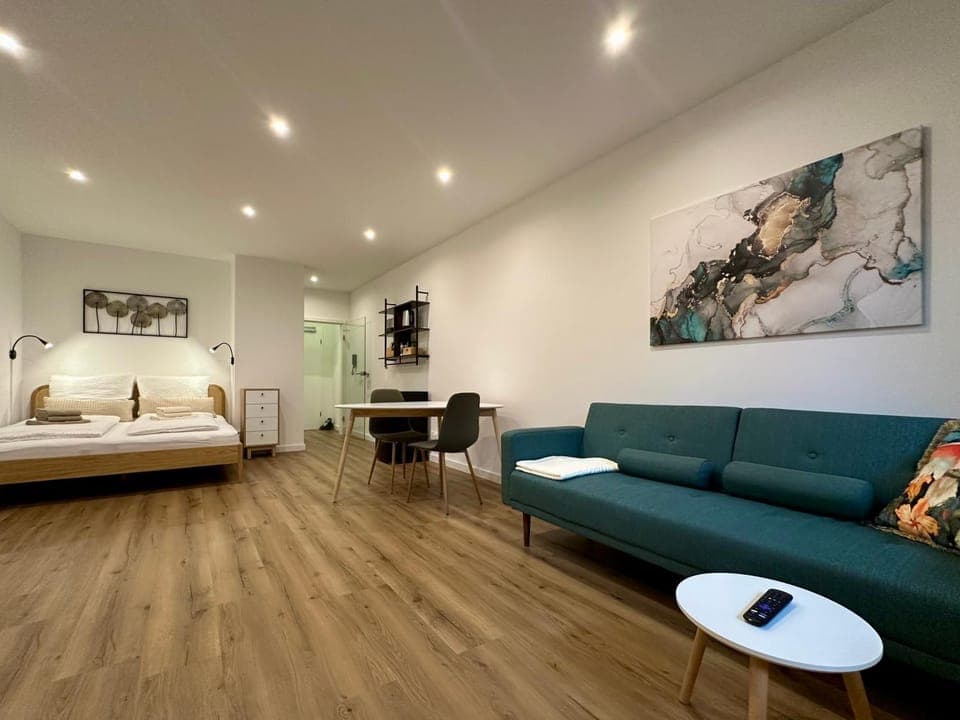 Living room, Bedroom, Food