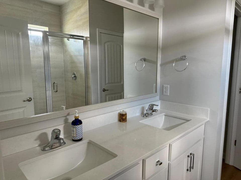 Shower, Bathroom, towels