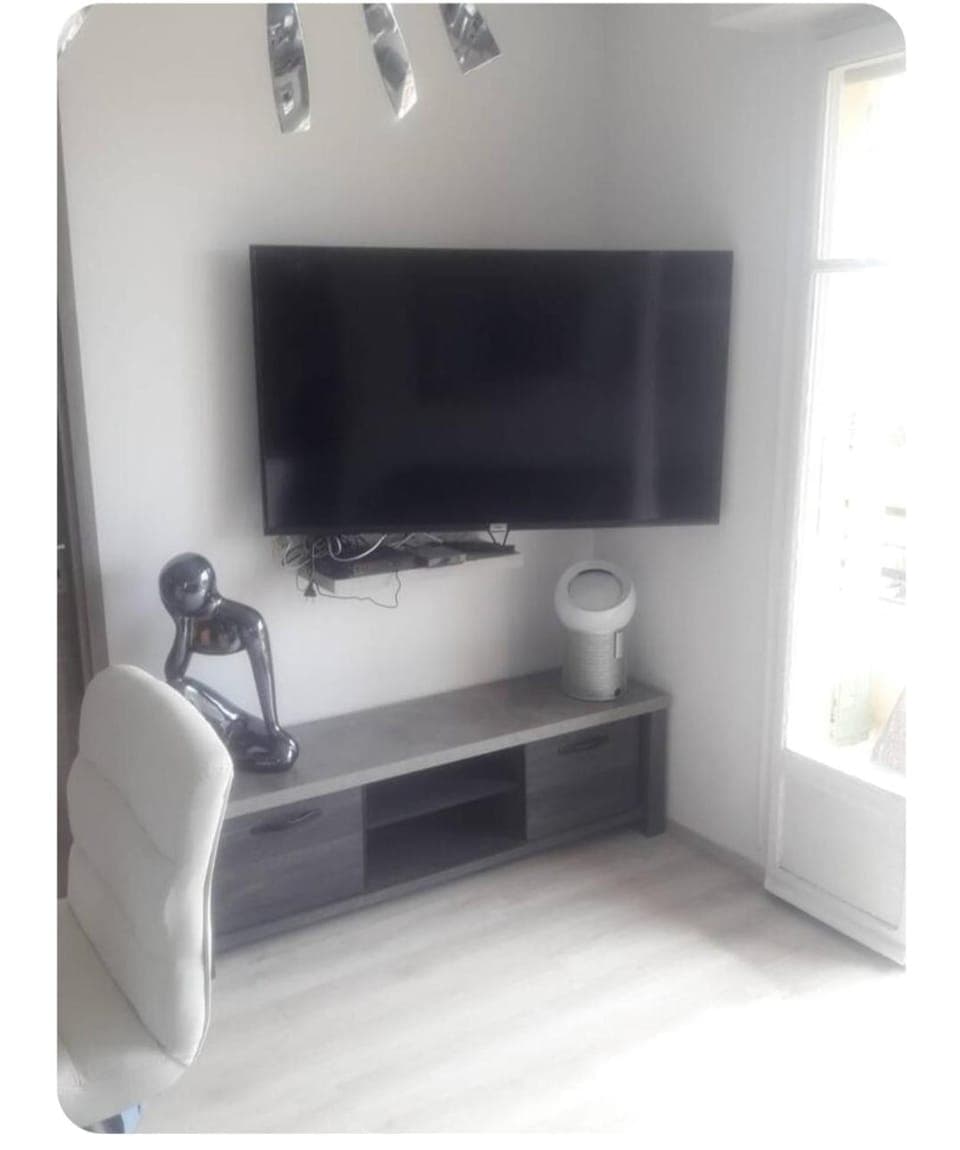 Communal lounge/ TV room, TV and multimedia, Evening entertainment