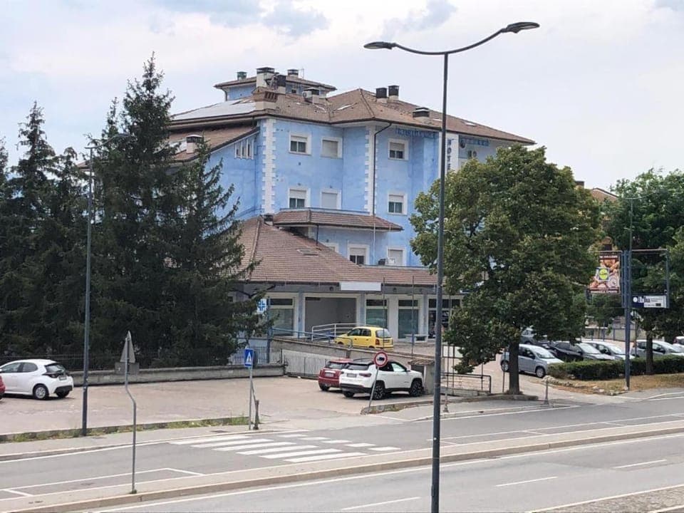 Neighbourhood, Street view