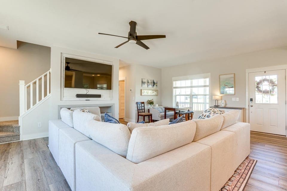 Lake Anna Retreat with Boat Slip | Sleeps 15 House in Lake Anna