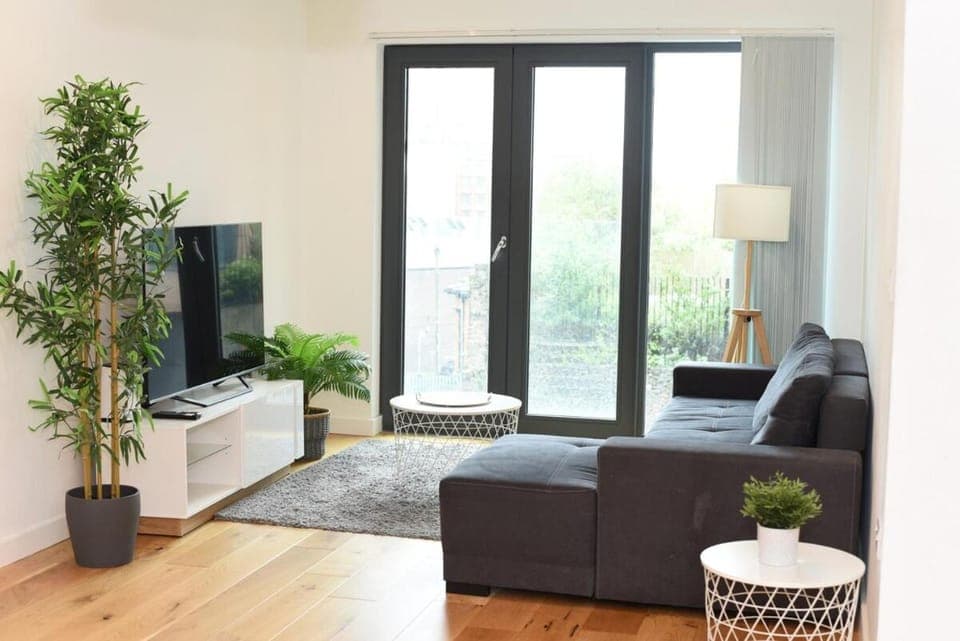 Communal lounge/ TV room, TV and multimedia, Living room, Seating area