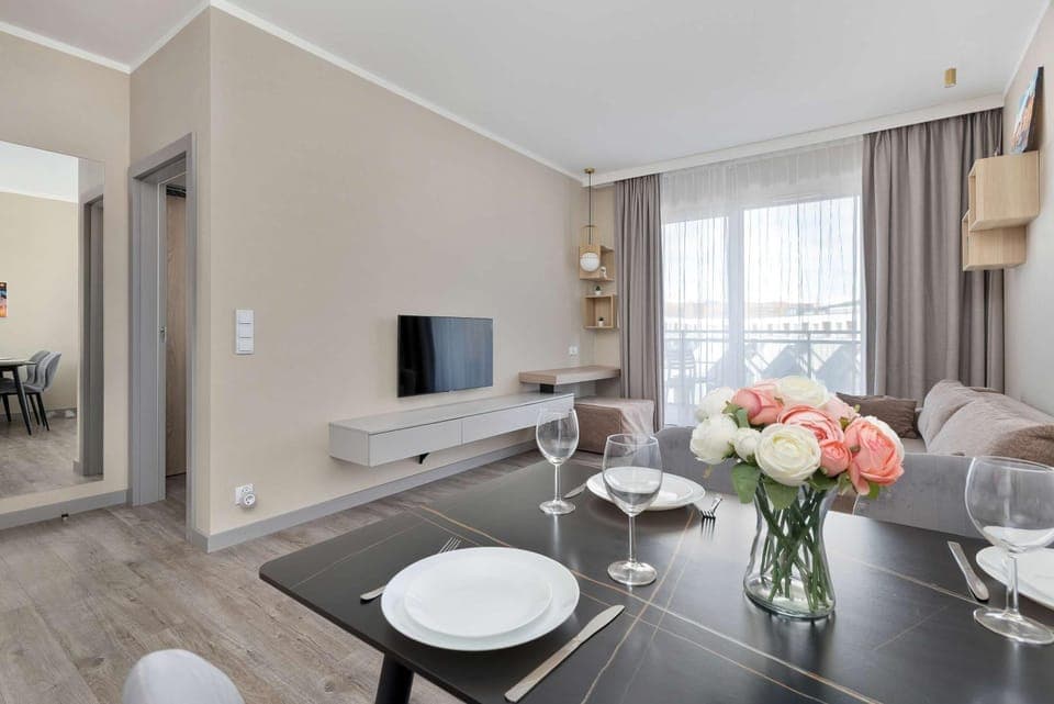 Communal lounge/ TV room, TV and multimedia, Living room, Seating area