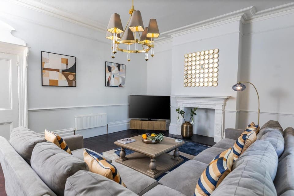 Library, Living room