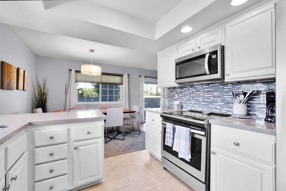 Relaxing Palm Springs Condo with Pool Access House in Cathedral City