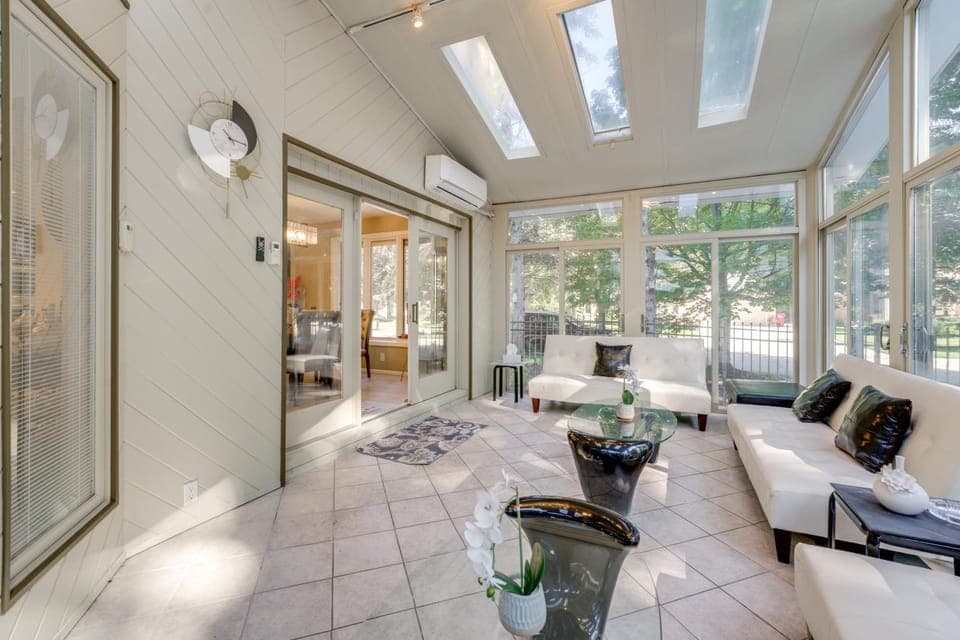 Indoor & Outdoor Entertainment! Luxe Michigan Home House in Clinton Township