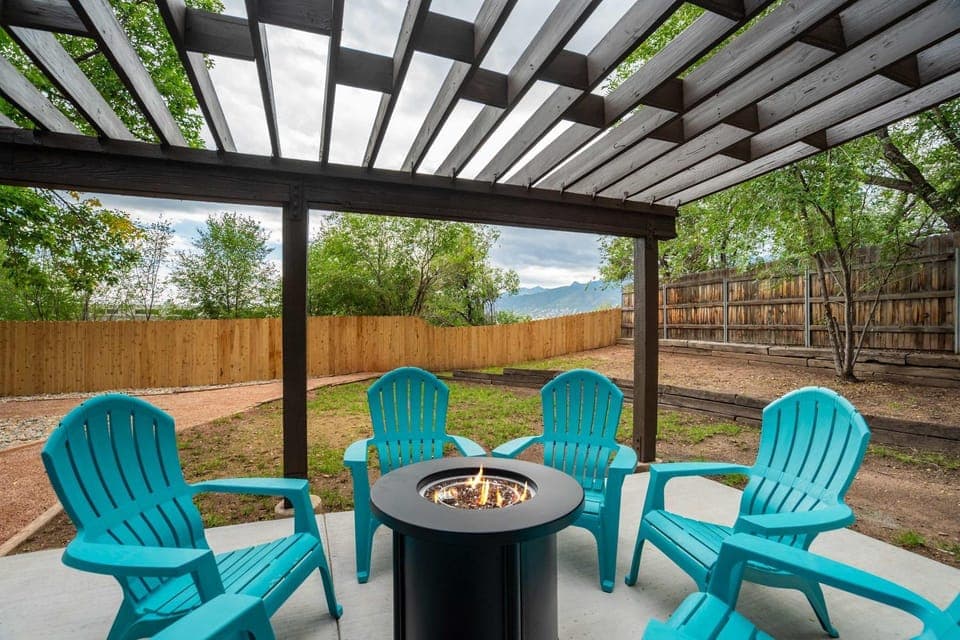Champion Court Family Escape w Epic Game Room Apartment in Colorado Springs